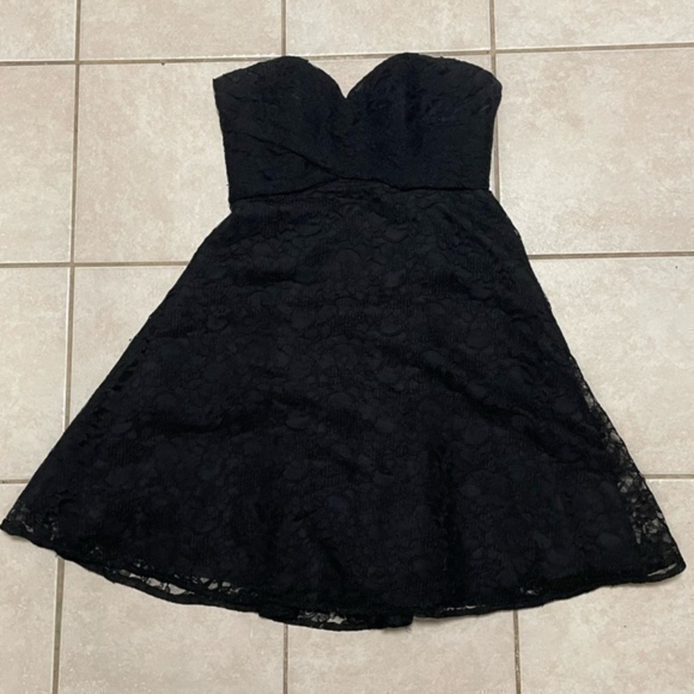 MARI LEE by Madeline Gardner Formal Dress Lace Strapless